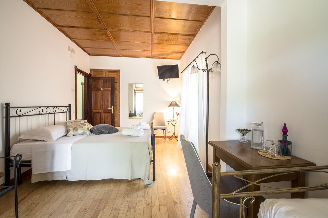 Villa Montegenco Comunanza Bagian luar foto